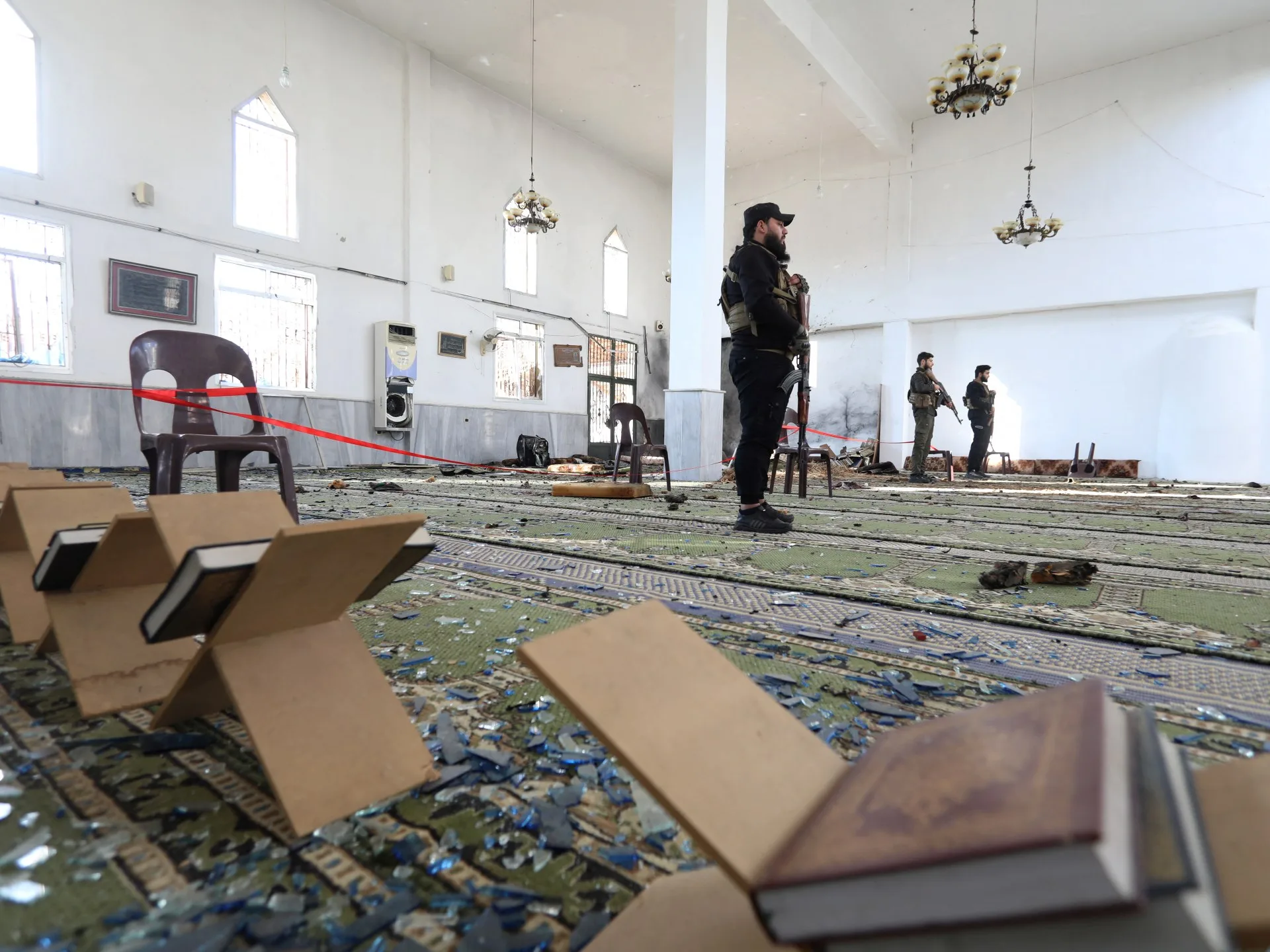 سوريا توقف قيادياً في تنظيم الدولة بتهمة تفجير مسجد بحمص