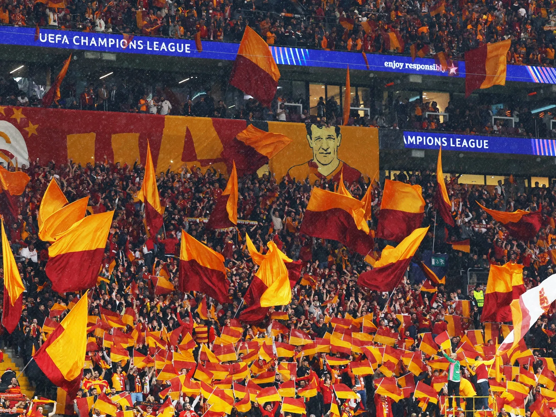 Record ticket prices and arrests ahead of Galatasaray-Barcelona match