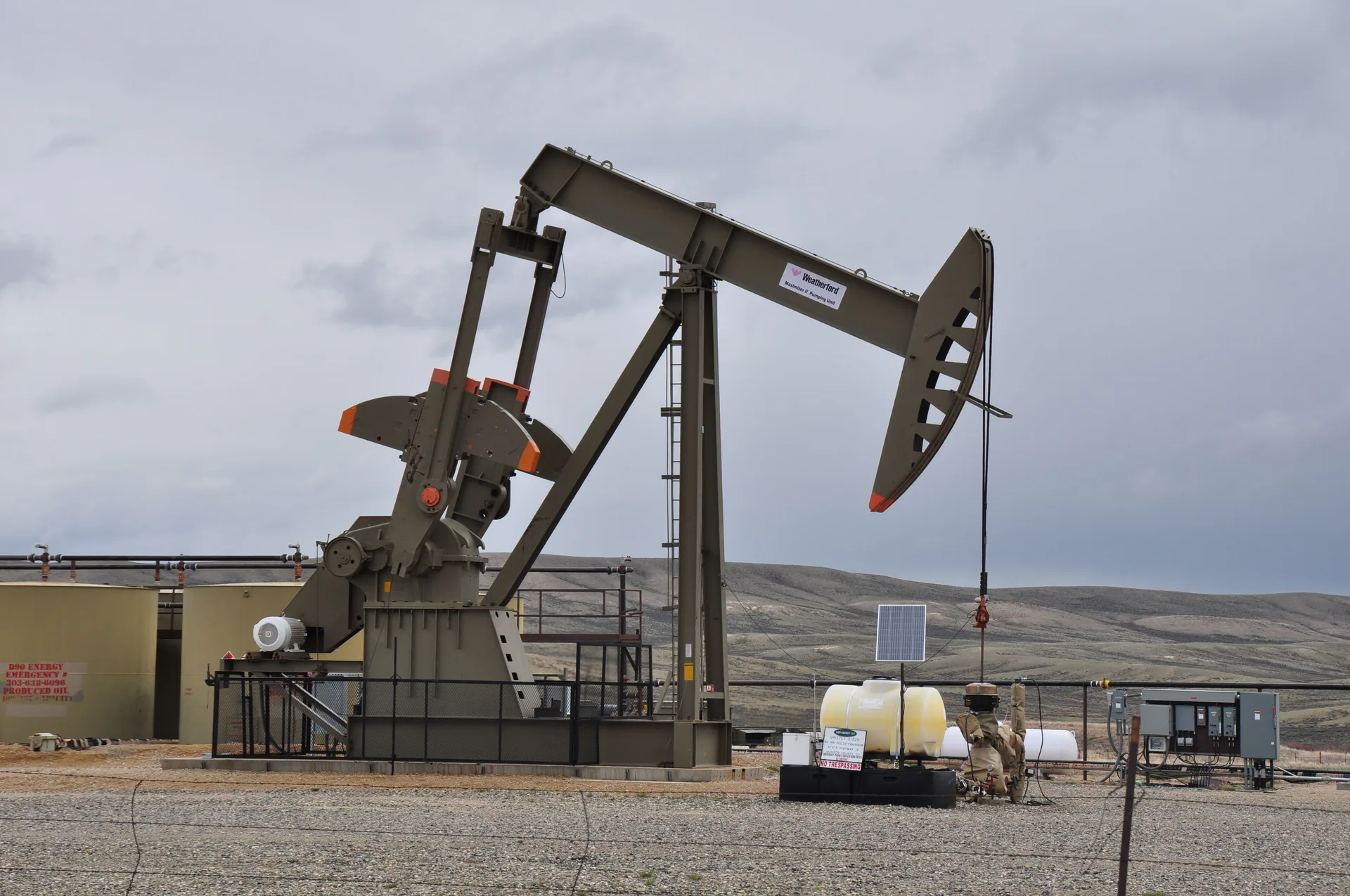 Légère hausse des prix du pétrole, le Brent à 87.16 dollars le baril