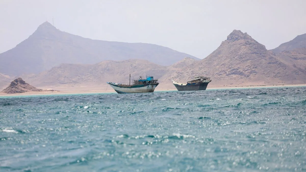 خبراء إيرانيون يدرسون تركيب رادارات قرب باب المندب