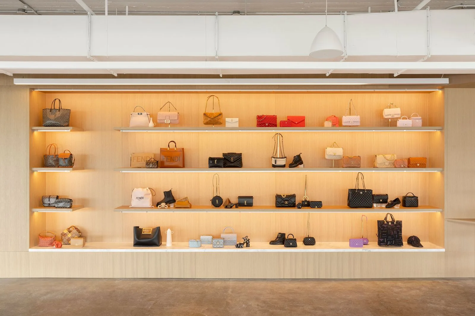 289 milliards de dollars… Quel est le secret de l’essor spectaculaire du marché des vêtements d’occasion ?