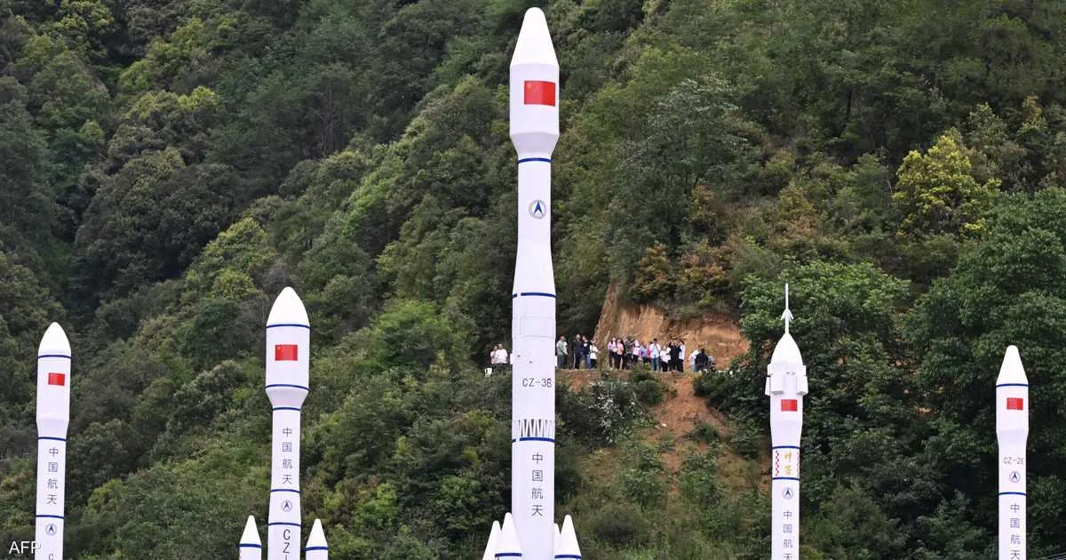 الصين تطلق دفعة جديدة من أقمار الإنترنت إلى المدار المنخفض