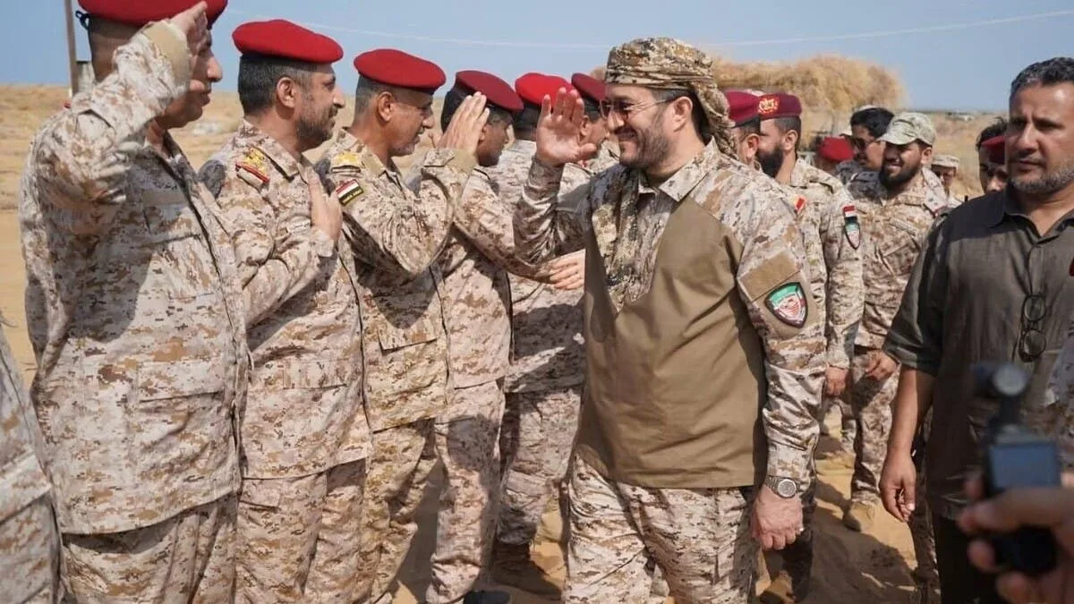 عثمان مجلي يتفقد جبهات حجة والقوات البحرية قبالة ميدي