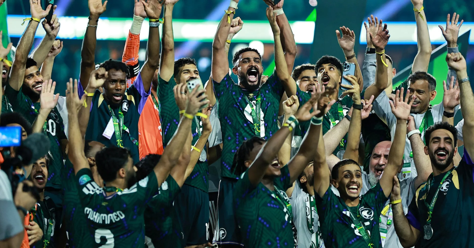 السعودية تهزم الإمارات وتتوج بكأس الخليج بعد غياب 22 عاماً