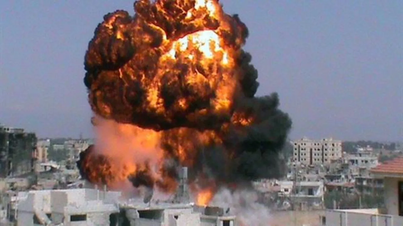 Explosions rock Sanaa after reports of air strikes